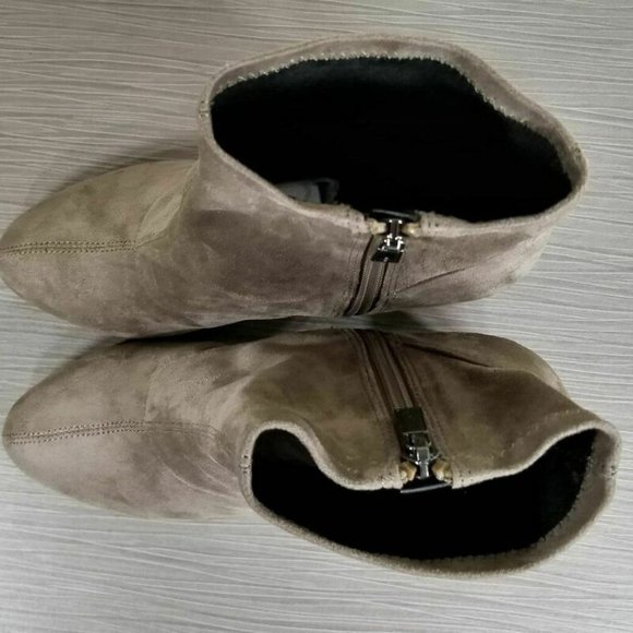 Kenneth Cole Reaction Time For Fun Stretch Bootie, Beige Fabric, Various Sizes - Picture 8 of 9